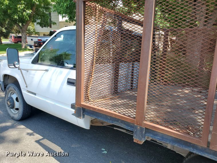 image for item HK9033 1995 Chevrolet C3500  flatbed pickup truck