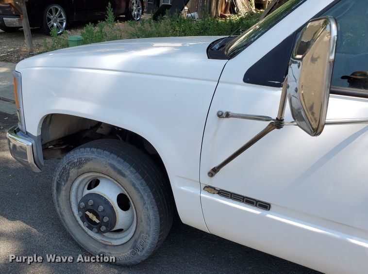 image for item HK9033 1995 Chevrolet C3500  flatbed pickup truck