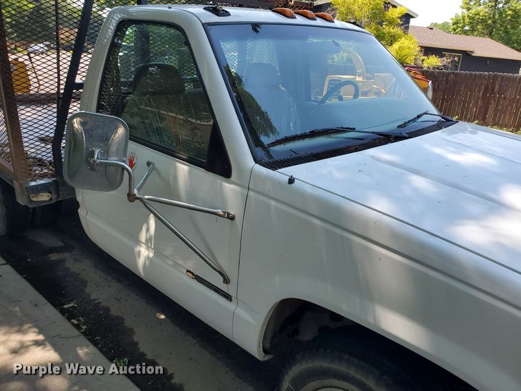 image for item HK9033 1995 Chevrolet C3500  flatbed pickup truck
