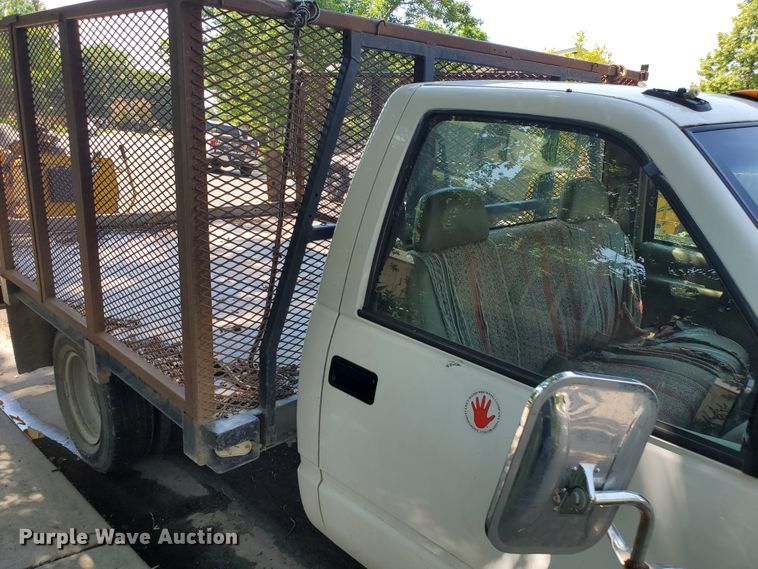 image for item HK9033 1995 Chevrolet C3500  flatbed pickup truck