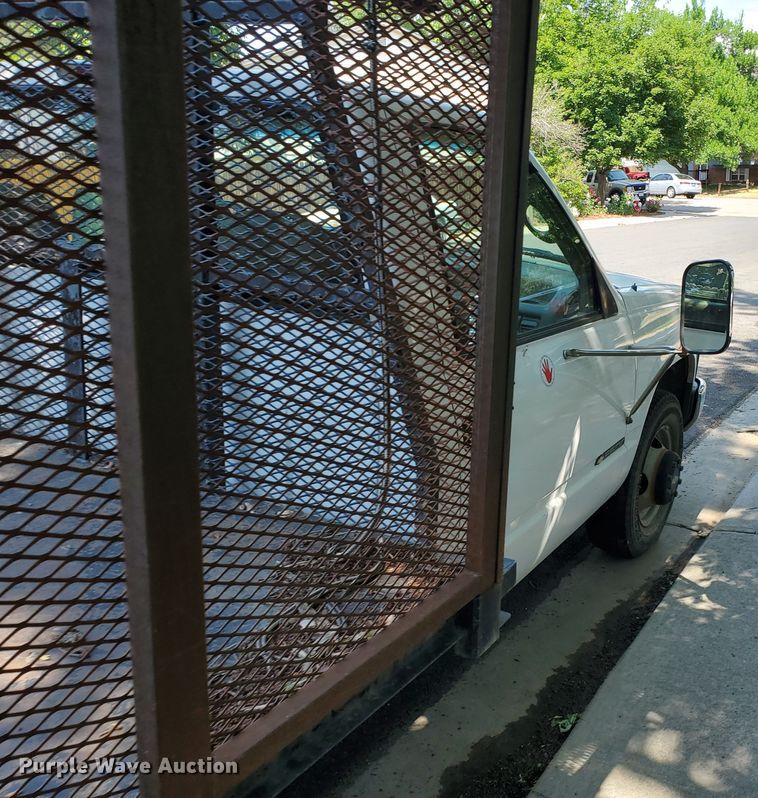 image for item HK9033 1995 Chevrolet C3500  flatbed pickup truck