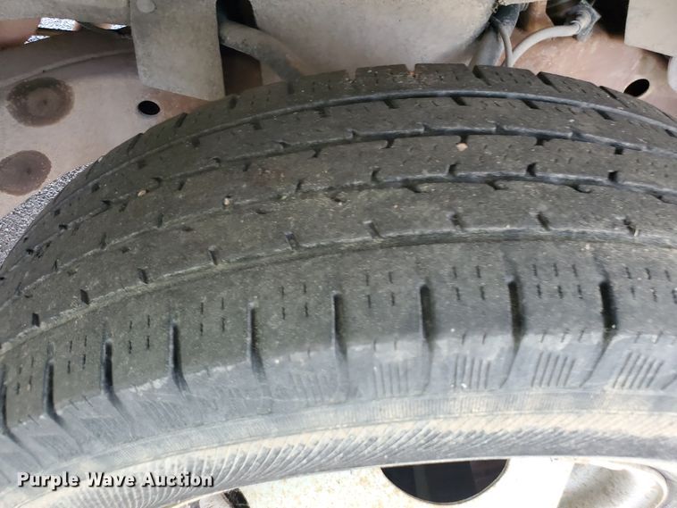 image for item HK9033 1995 Chevrolet C3500  flatbed pickup truck