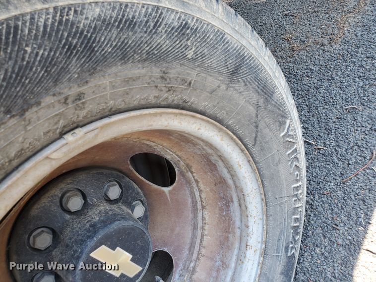 image for item HK9033 1995 Chevrolet C3500  flatbed pickup truck