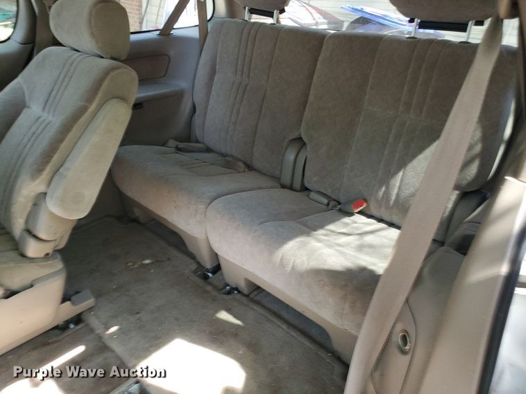 image for item HK9034 1998 Toyota Sienna LE  van