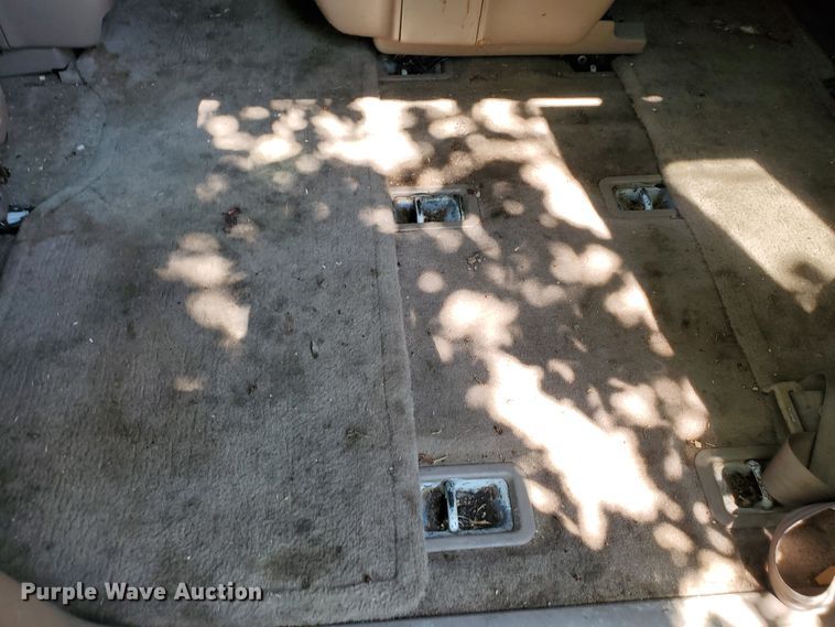 image for item HK9034 1998 Toyota Sienna LE  van