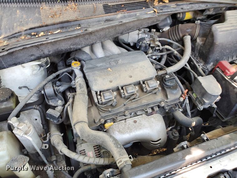 image for item HK9034 1998 Toyota Sienna LE  van