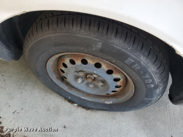 image for item HK9034 1998 Toyota Sienna LE  van