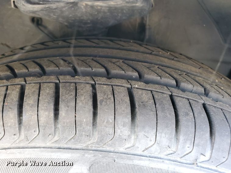 image for item HK9034 1998 Toyota Sienna LE  van