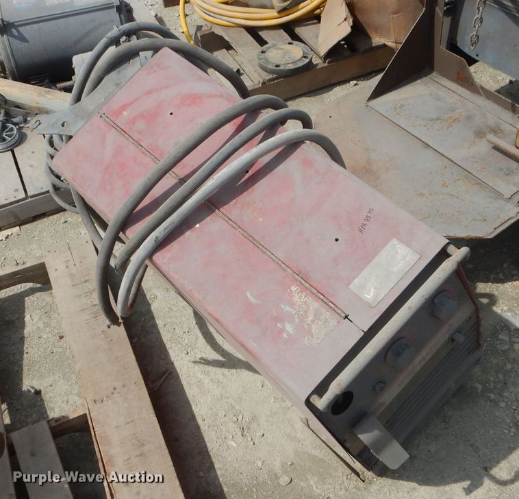 image for item HM9570 (2) Lincoln welders