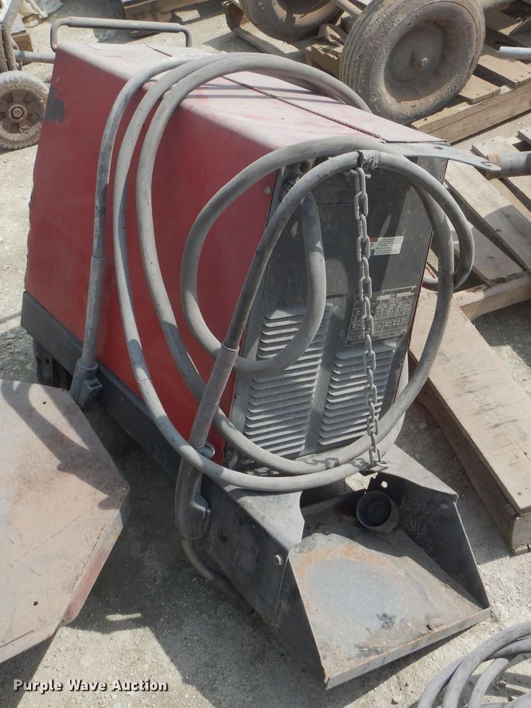 image for item HM9570 (2) Lincoln welders