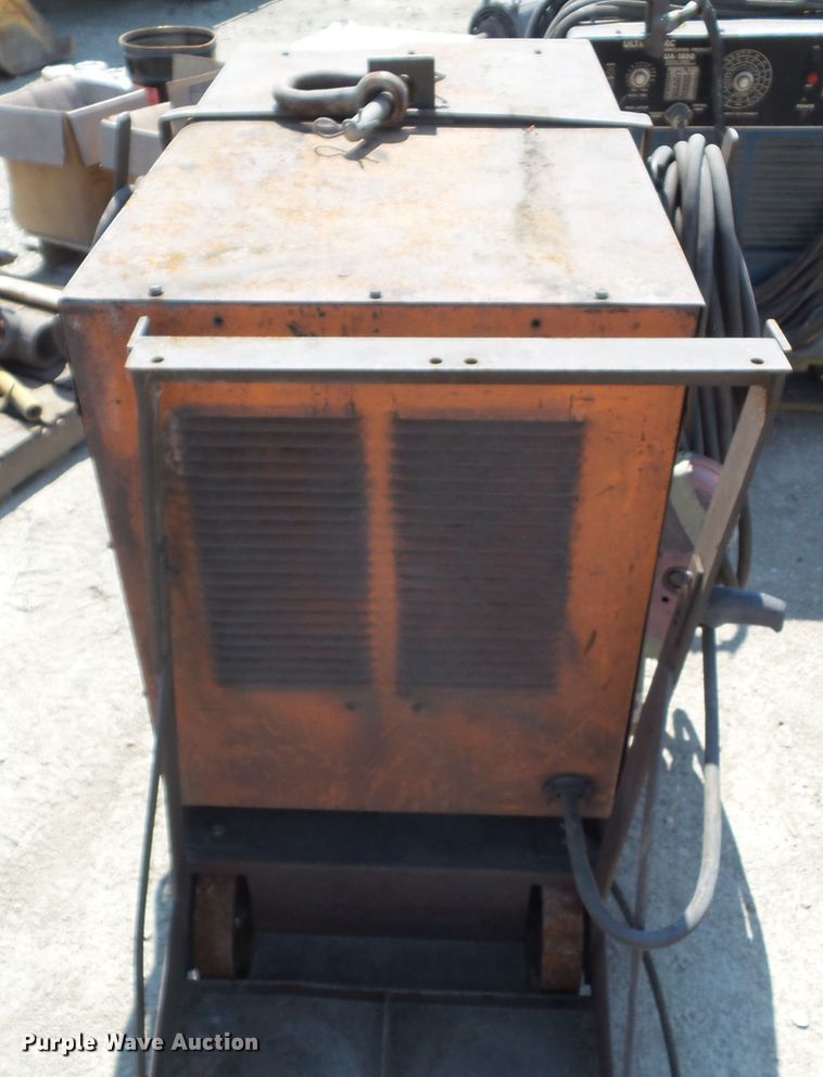 image for item HM9573 Airco CV-300 II welder