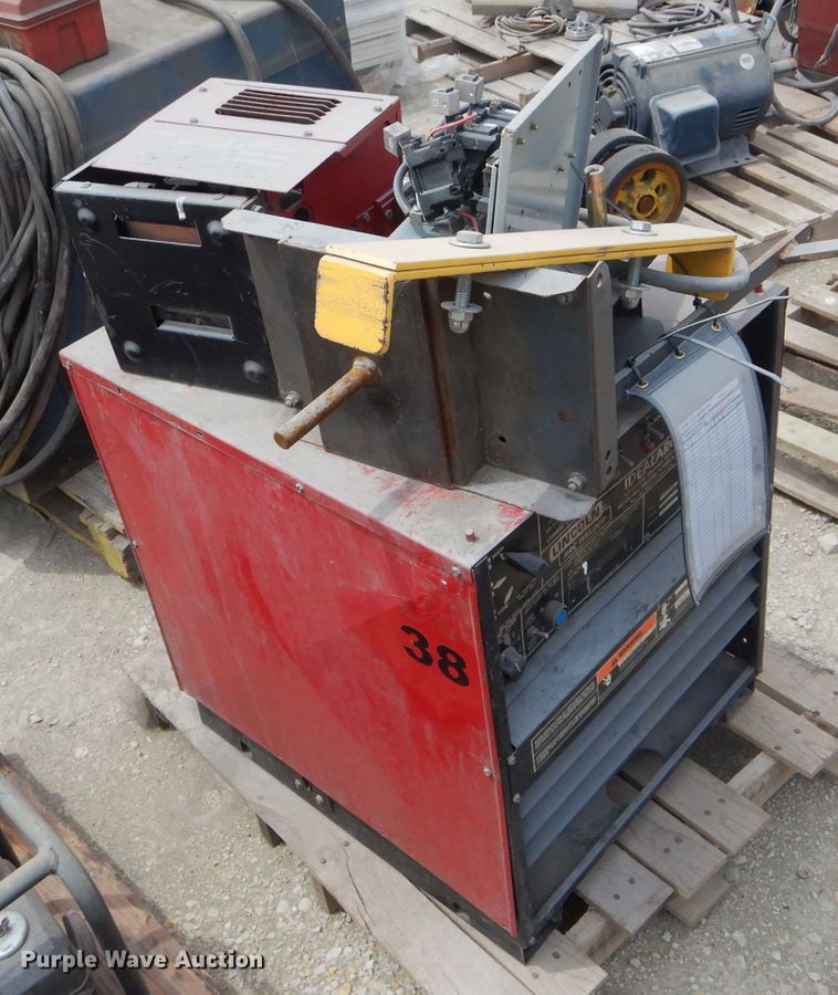 image for item HM9580 Lincoln Tig 250/250 welder