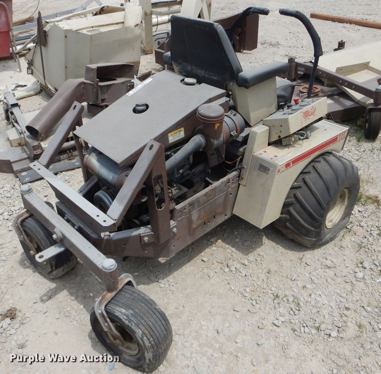 image for item HM9594 Grasshopper 725 ZTR lawn mower