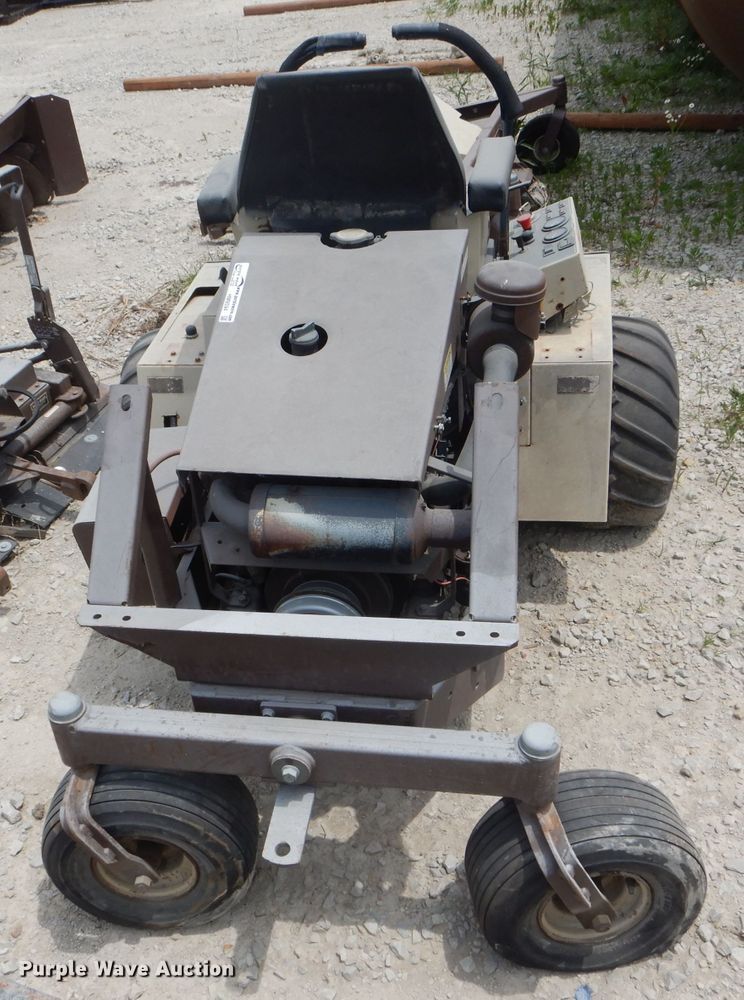 image for item HM9594 Grasshopper 725 ZTR lawn mower