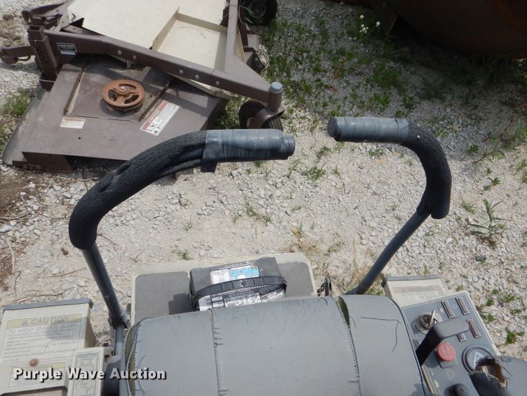 image for item HM9594 Grasshopper 725 ZTR lawn mower