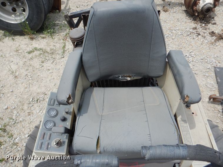 image for item HM9594 Grasshopper 725 ZTR lawn mower