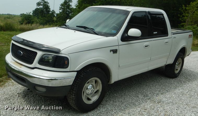 image for item HM9599 2003 Ford F150 Lariat  SuperCrew pickup truck