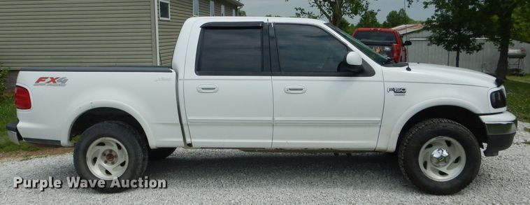 image for item HM9599 2003 Ford F150 Lariat  SuperCrew pickup truck