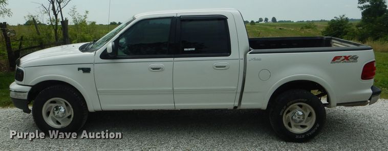 image for item HM9599 2003 Ford F150 Lariat  SuperCrew pickup truck