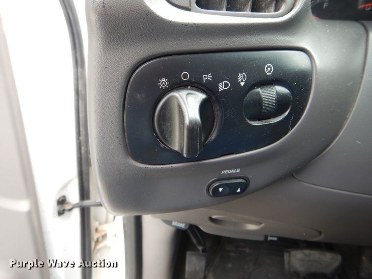 image for item HM9599 2003 Ford F150 Lariat  SuperCrew pickup truck