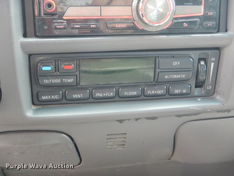 image for item HM9599 2003 Ford F150 Lariat  SuperCrew pickup truck