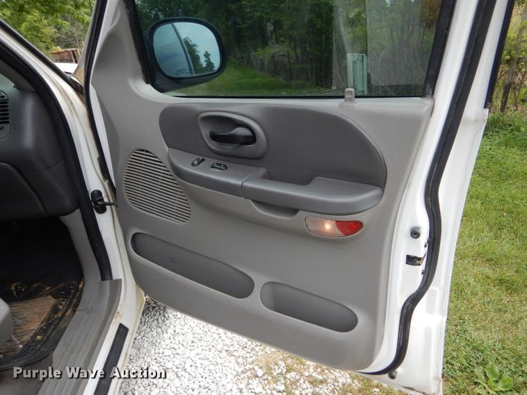 image for item HM9599 2003 Ford F150 Lariat  SuperCrew pickup truck