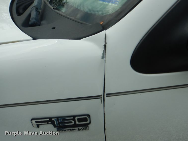 image for item HM9599 2003 Ford F150 Lariat  SuperCrew pickup truck