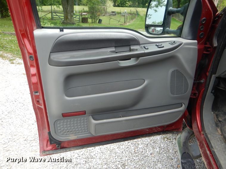 image for item HM9600 2003 Ford F350 Super Duty XLT  SuperCab pickup truck