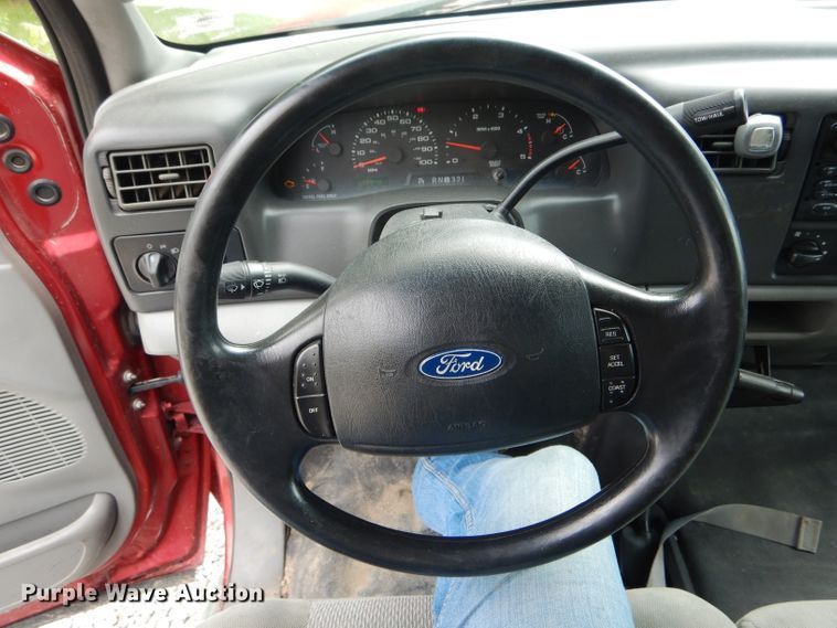 image for item HM9600 2003 Ford F350 Super Duty XLT  SuperCab pickup truck