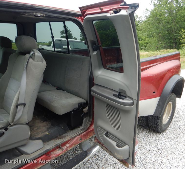 image for item HM9600 2003 Ford F350 Super Duty XLT  SuperCab pickup truck