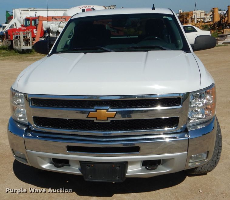 image for item HM9617 2013 Chevrolet Silverado 1500LT  Ext. Cab pickup truck
