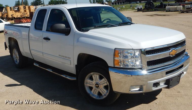 image for item HM9617 2013 Chevrolet Silverado 1500LT  Ext. Cab pickup truck