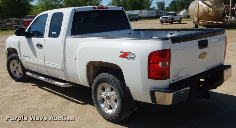 image for item HM9617 2013 Chevrolet Silverado 1500LT  Ext. Cab pickup truck
