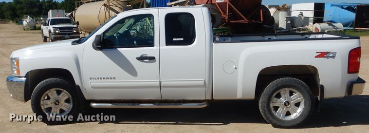 image for item HM9617 2013 Chevrolet Silverado 1500LT  Ext. Cab pickup truck