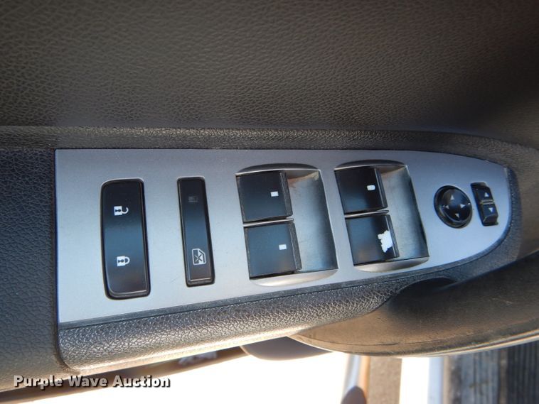 image for item HM9617 2013 Chevrolet Silverado 1500LT  Ext. Cab pickup truck