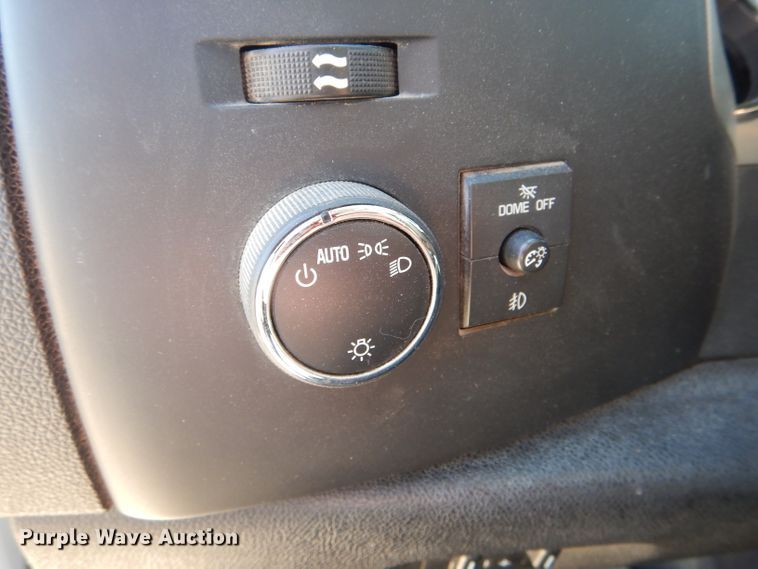 image for item HM9617 2013 Chevrolet Silverado 1500LT  Ext. Cab pickup truck