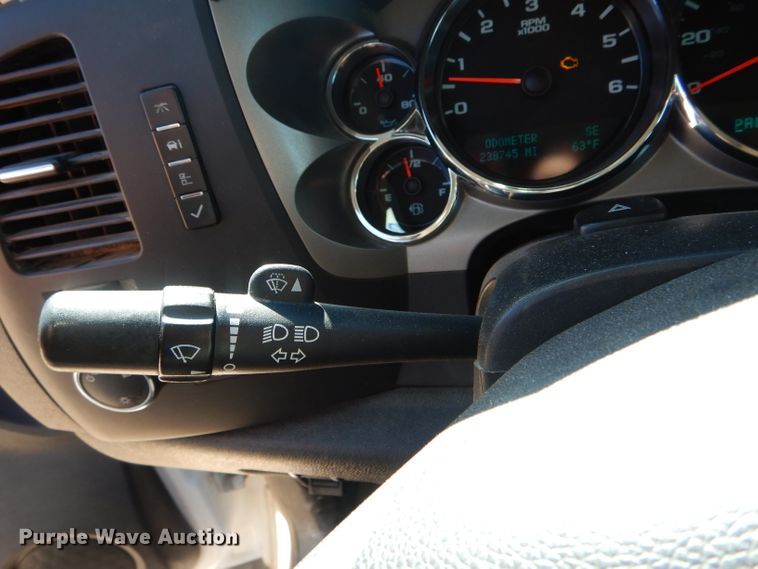 image for item HM9617 2013 Chevrolet Silverado 1500LT  Ext. Cab pickup truck