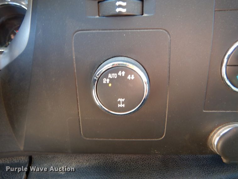 image for item HM9617 2013 Chevrolet Silverado 1500LT  Ext. Cab pickup truck