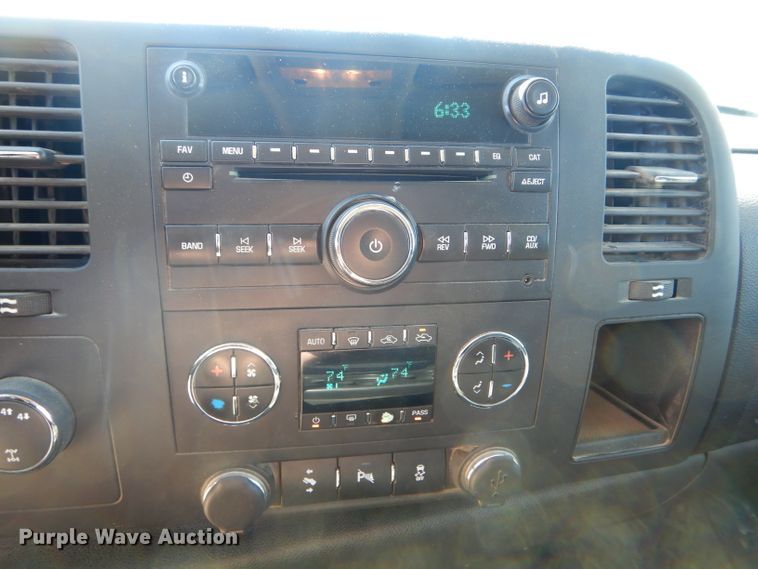 image for item HM9617 2013 Chevrolet Silverado 1500LT  Ext. Cab pickup truck