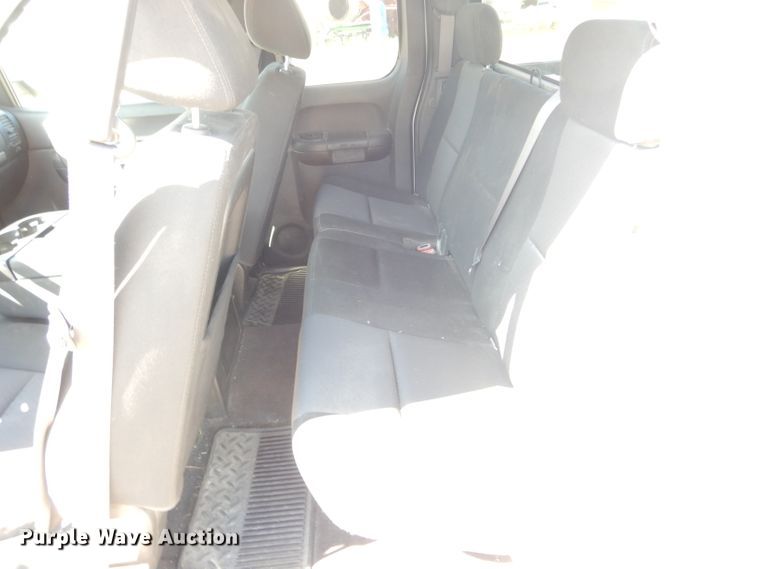 image for item HM9617 2013 Chevrolet Silverado 1500LT  Ext. Cab pickup truck