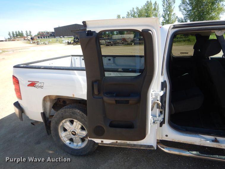 image for item HM9617 2013 Chevrolet Silverado 1500LT  Ext. Cab pickup truck