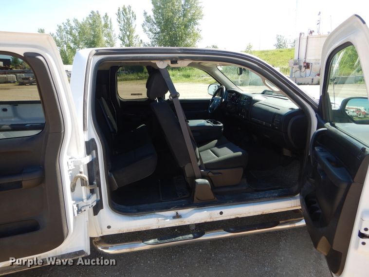 image for item HM9617 2013 Chevrolet Silverado 1500LT  Ext. Cab pickup truck