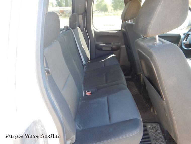 image for item HM9617 2013 Chevrolet Silverado 1500LT  Ext. Cab pickup truck