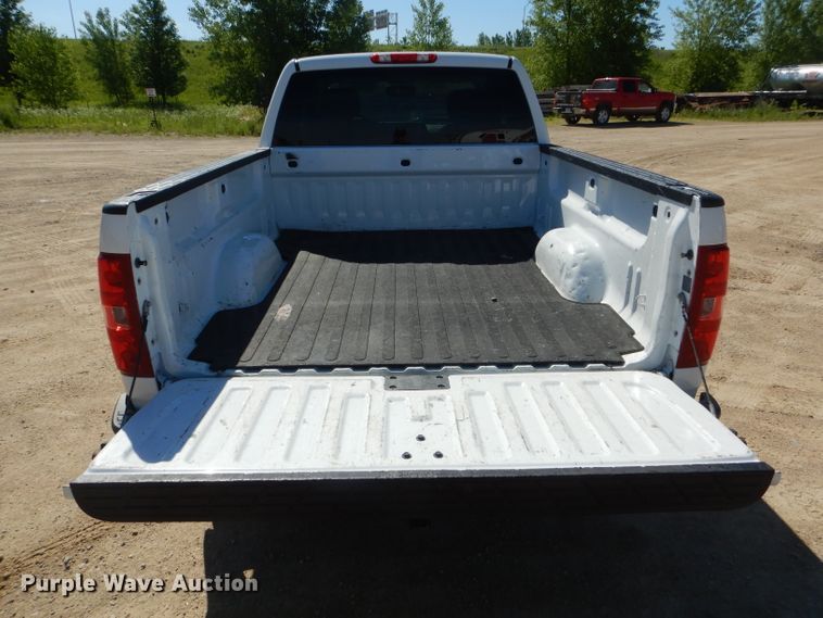 image for item HM9617 2013 Chevrolet Silverado 1500LT  Ext. Cab pickup truck