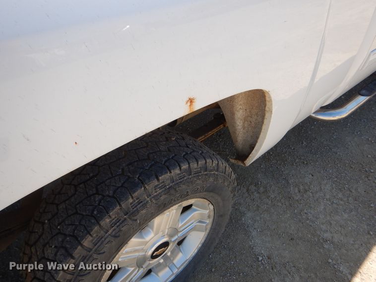 image for item HM9617 2013 Chevrolet Silverado 1500LT  Ext. Cab pickup truck