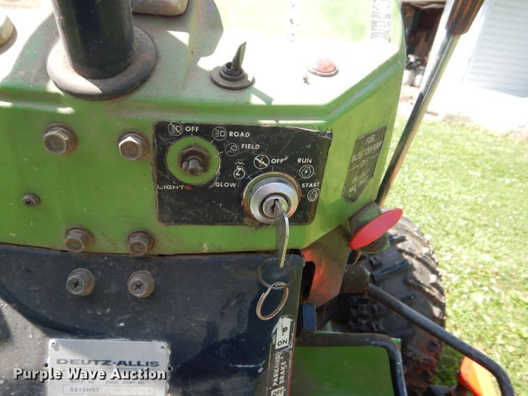 image for item HM9627 Deutz Allis 5215  MFWD tractor