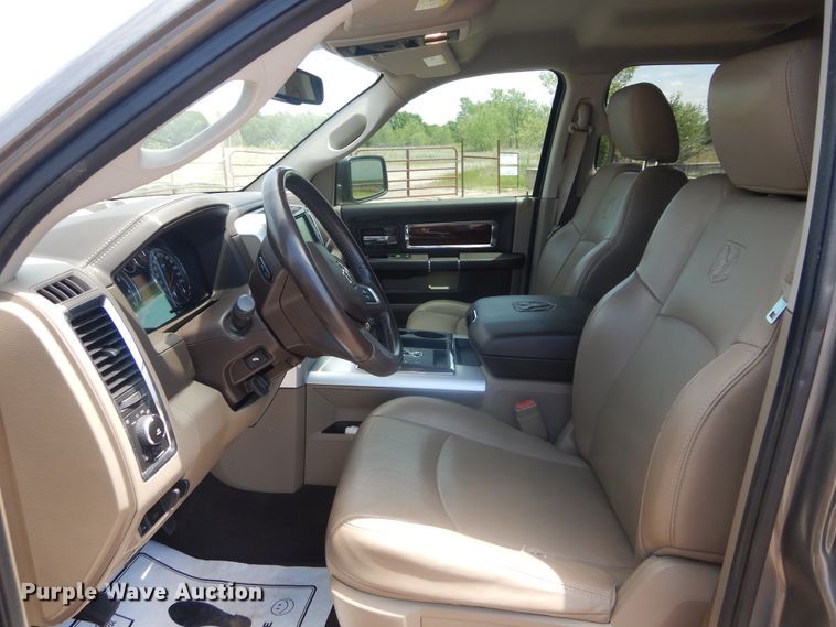 image for item HS9564 2011 Dodge Ram 1500  Crew Cab pickup truck