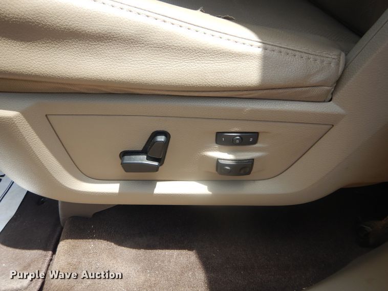 image for item HS9564 2011 Dodge Ram 1500  Crew Cab pickup truck