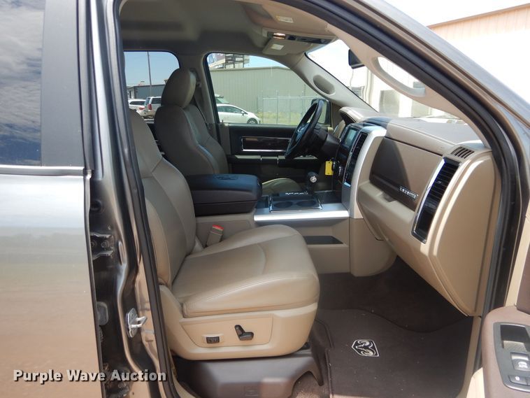 image for item HS9564 2011 Dodge Ram 1500  Crew Cab pickup truck