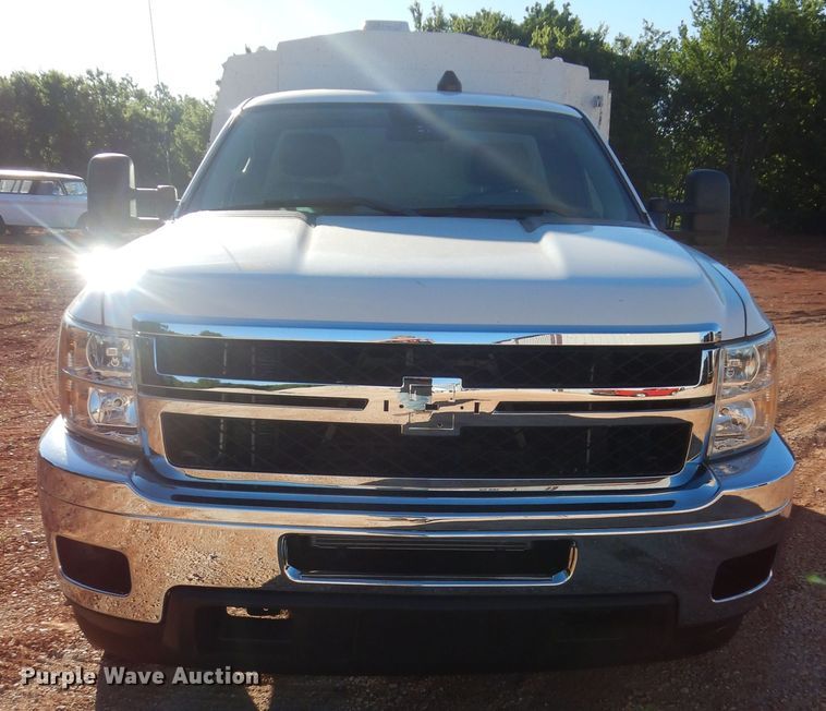 image for item HS9645 2012 Chevrolet Silverado 3500HD  utility bed pickup truck